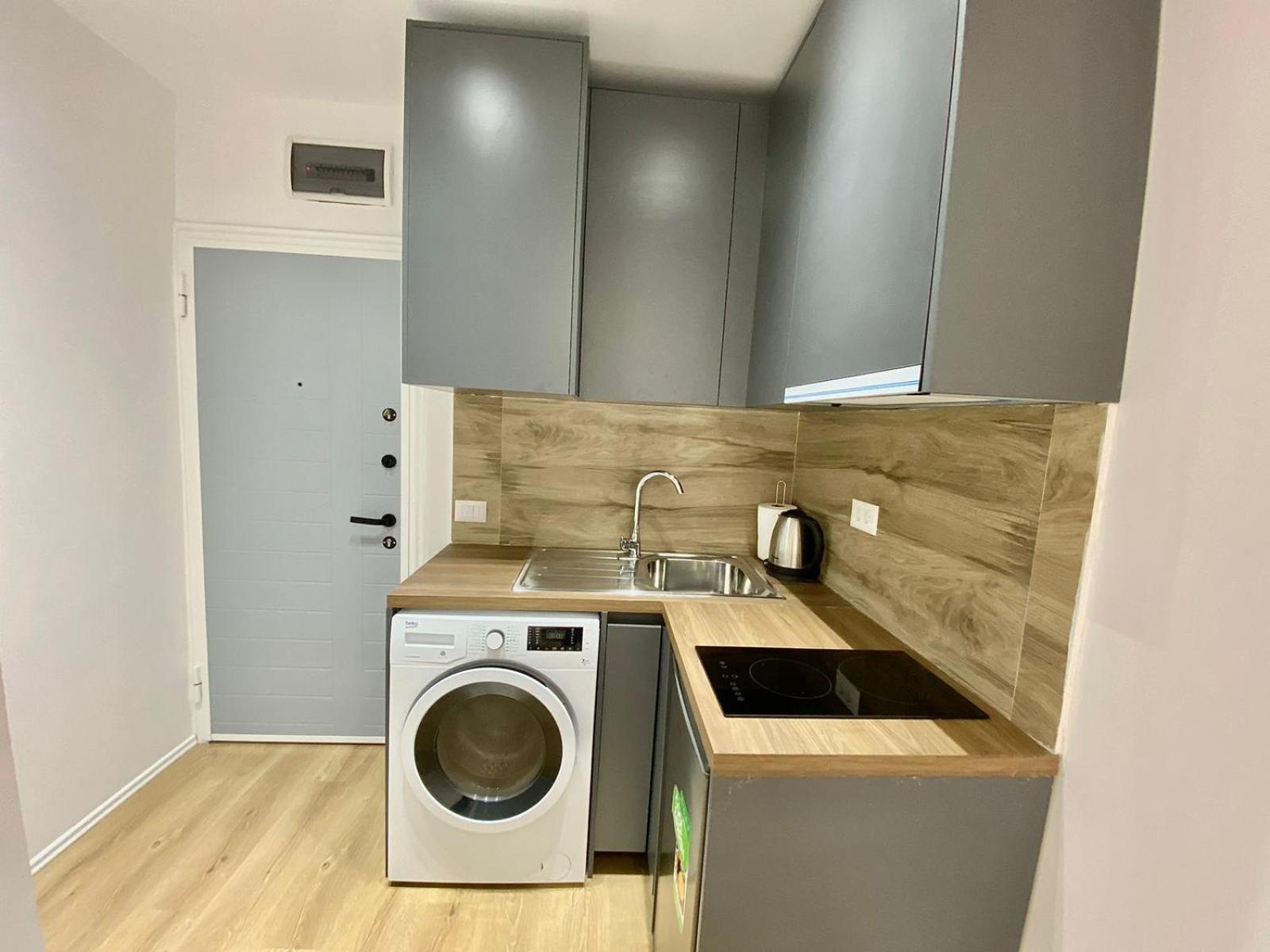 Mara Central Apartment 3 Tirana Exterior photo
